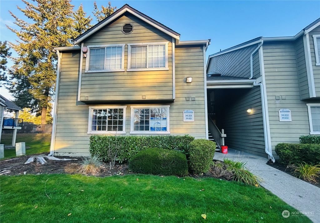 Photo of 1860 S 284th Lane #M101, Federal Way, WA 98003 (MLS # 2295858)