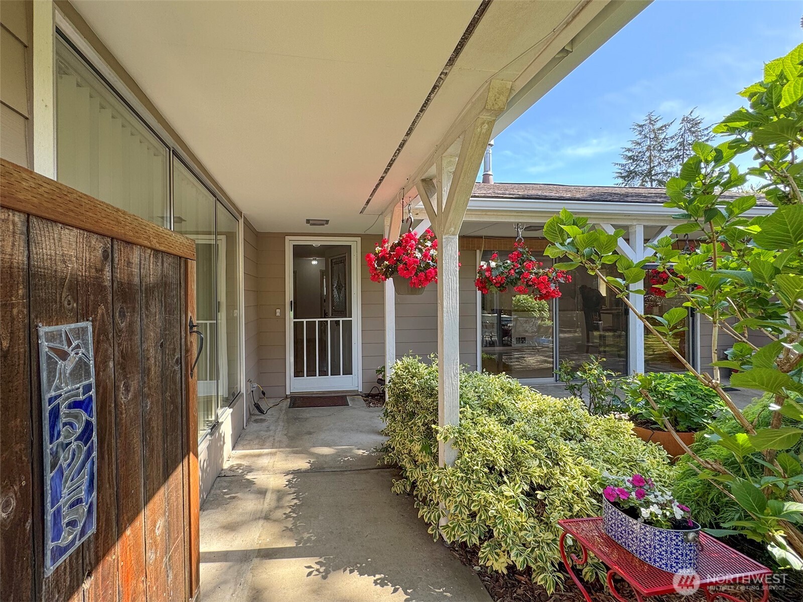 525 W 16th Street