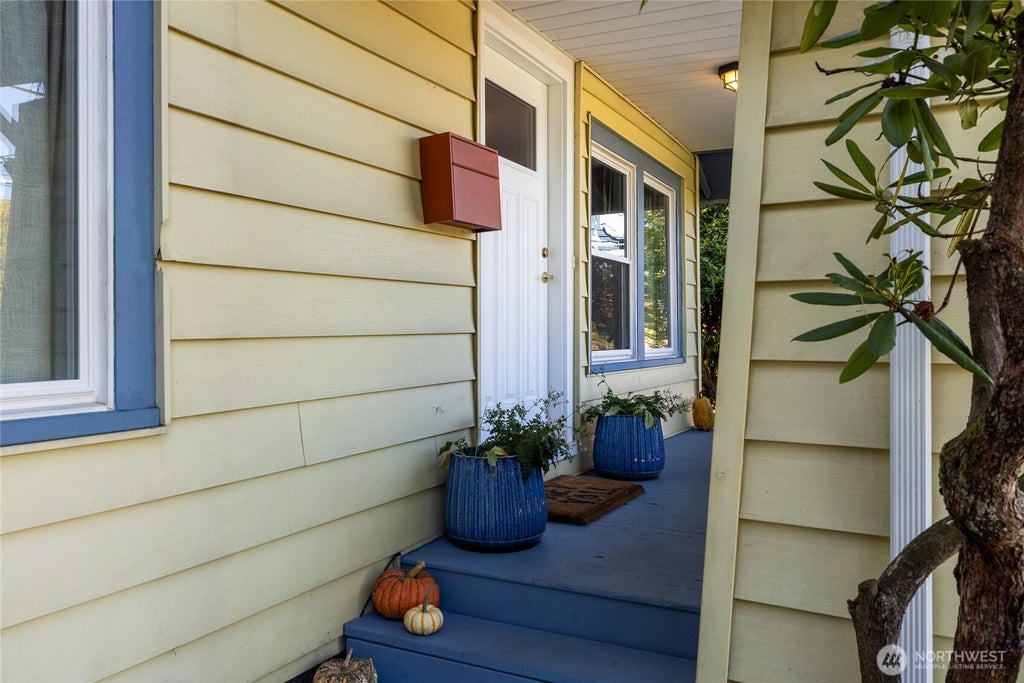 Photo of 3421 SW Trenton Street, Seattle, WA 98126 (MLS # 2592291)