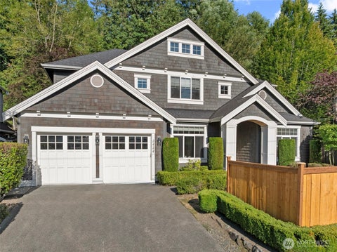 Photo of 2424 108th Avenue NE, Bellevue, WA 98004 (MLS # 2546845)