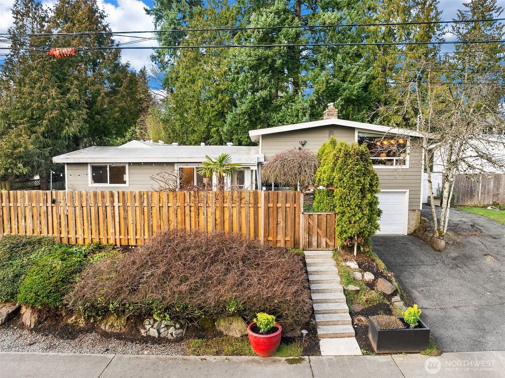 Photo of 16042 Lake Hills Boulevard, Bellevue, WA 98008 (MLS # 2497869)