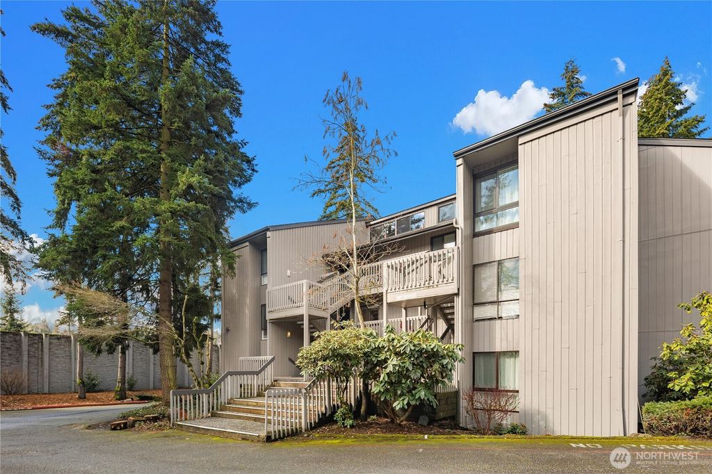 Photo of 10922 NE 34th Place #3, Bellevue, WA 98004 (MLS # 2344412)