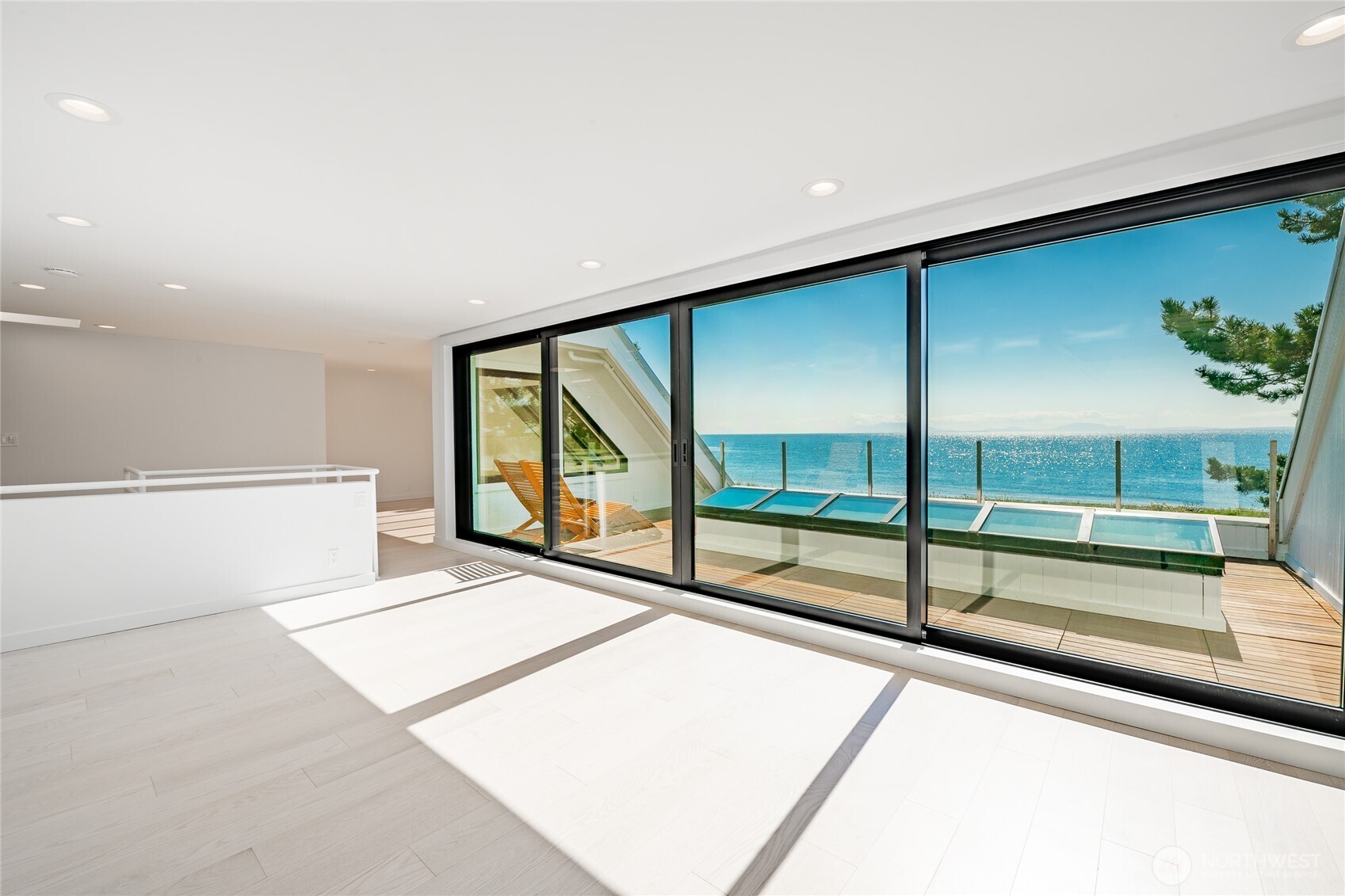 Point Roberts, Washington, 98281, United States, 3 Bedrooms Bedrooms, ,3 BathroomsBathrooms,Residential,Active,2035109