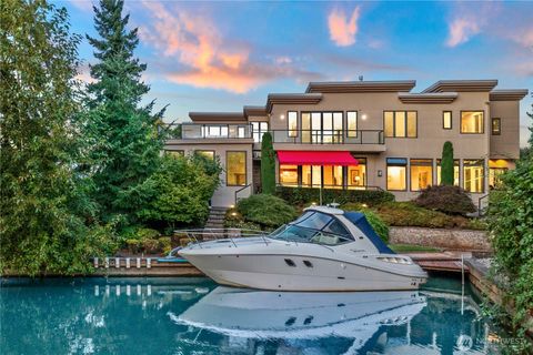 2 Crescent Key SE Bellevue WA 98006