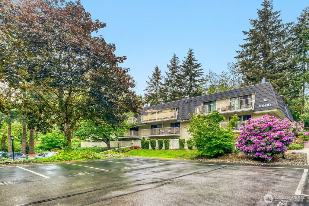 Photo of 9900 NE 124th Street #1306, Kirkland, WA 98034 (MLS # 2519664)
