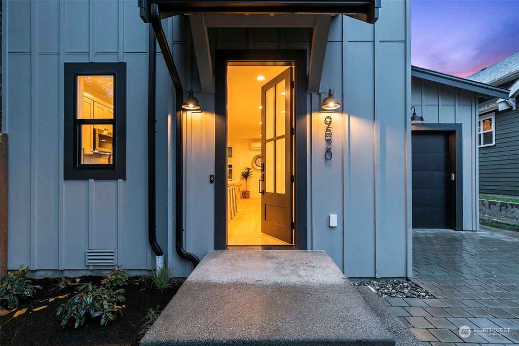 Photo of 9520 14th Avenue NW, Seattle, WA 98117 (MLS # 2179081)