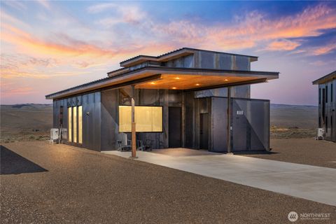 Photo of 202 Rattlesnake Point Rd NW, Quincy, WA 98848 (MLS # 2510790)