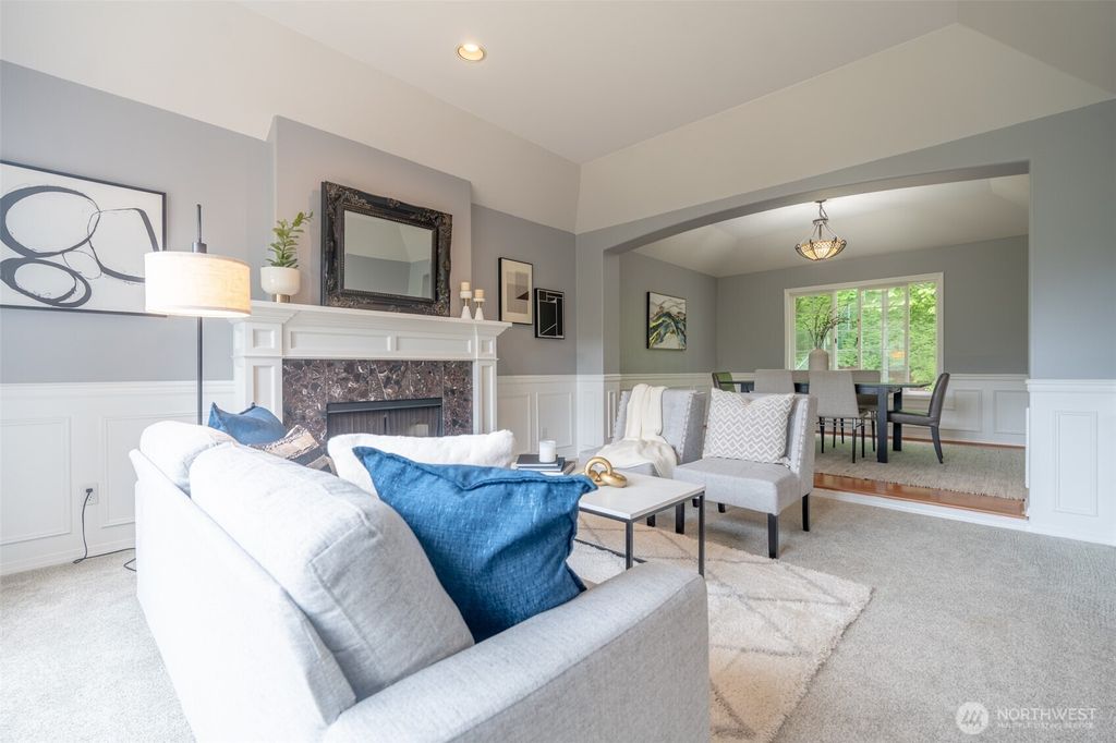 Photo of 13613 205th Court SE, Issaquah, WA 98027 (MLS # 2381324)