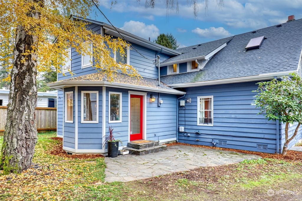 Photo of 18319 Ashworth Avenue N, Shoreline, WA 98133 (MLS # 2185743)