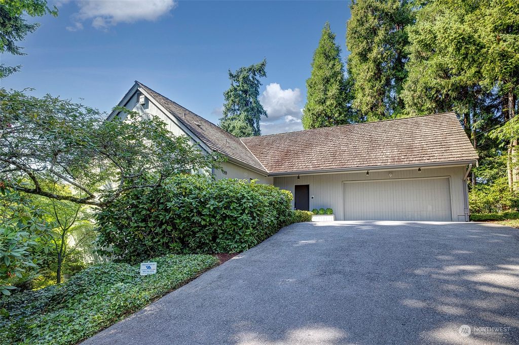 Photo of 4103 78th Avenue SE, Mercer Island, WA 98040 (MLS # 2158511)
