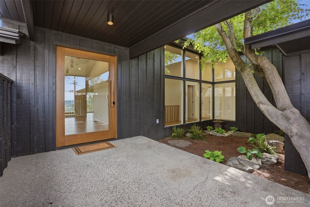 Photo of 226 High Drive, Spokane, WA 99203 (MLS # 2553903)