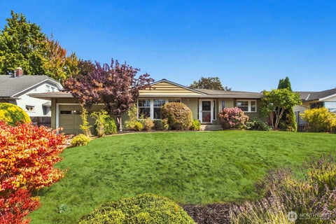 Photo of 1021 Lombard Avenue, Everett, WA 98201 (MLS # 2579896)