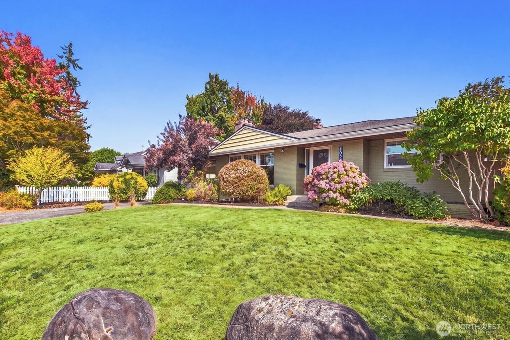 Photo of 1021 Lombard Avenue, Everett, WA 98201 (MLS # 2579896)