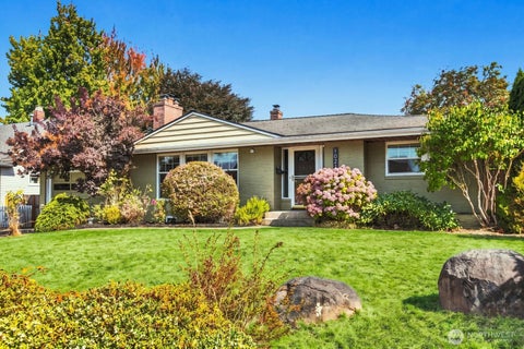 Photo of 1021 Lombard Avenue, Everett, WA 98201 (MLS # 2579896)