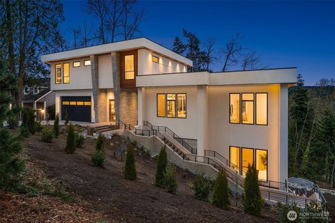 Photo of 3806 95th Avenue NE, Yarrow Point, WA 98004 (MLS # 2496189)