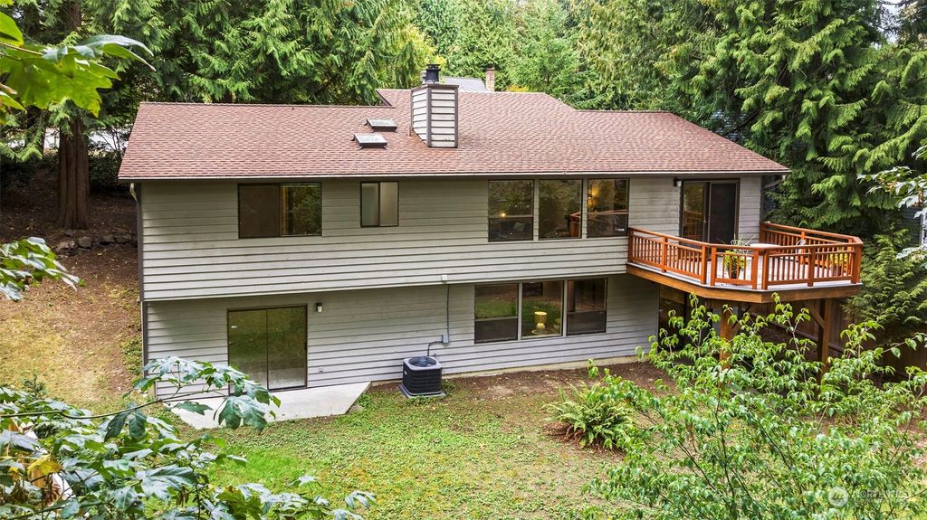 Photo of 18704 129th Court NE, Bothell, WA 98011 (MLS # 2000423)
