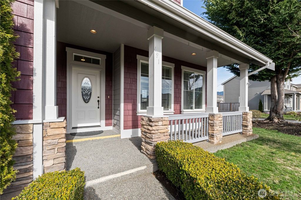 Photo of 491 Bondgard Avenue E, Enumclaw, WA 98022 (MLS # 2335582)
