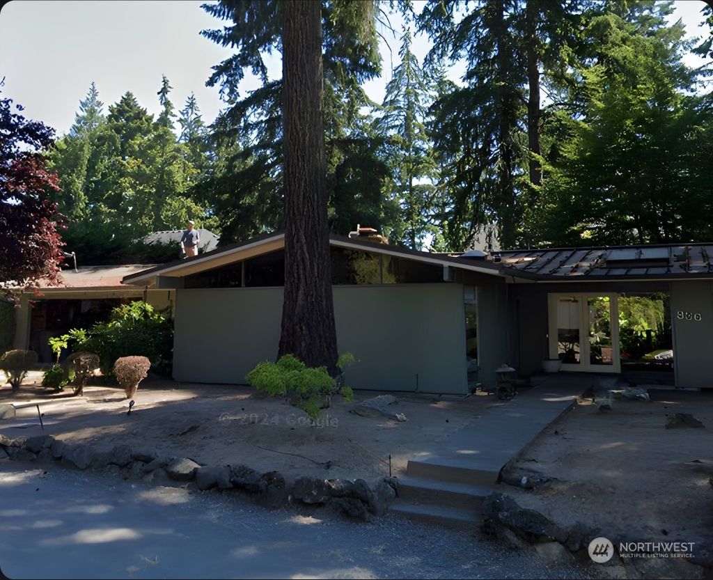 Photo of 836 130th Avenue NE, Bellevue, WA 98005 (MLS # 2301095)