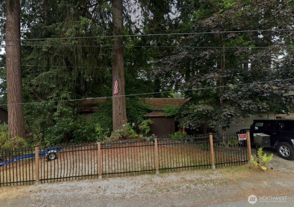 Photo of 4210 163rd Avenue SE, Bellevue, WA 98006 (MLS # 2349847)