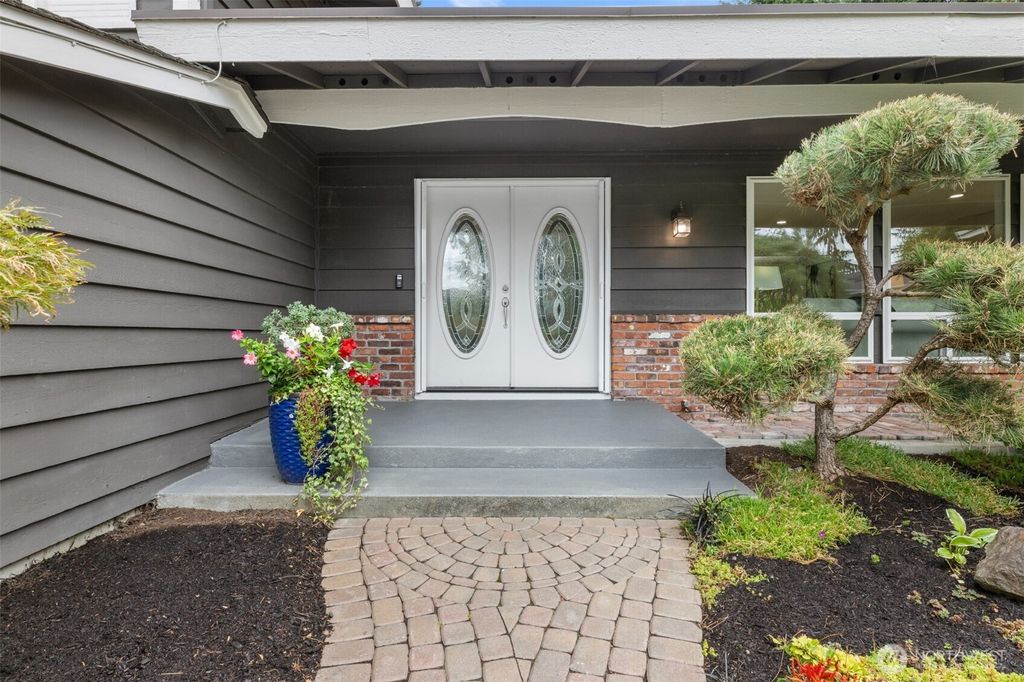 Photo of 3646 SW 317th Court, Federal Way, WA 98023 (MLS # 2428509)