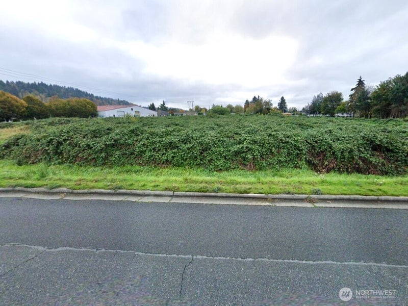 415 Tacoma Boulevard