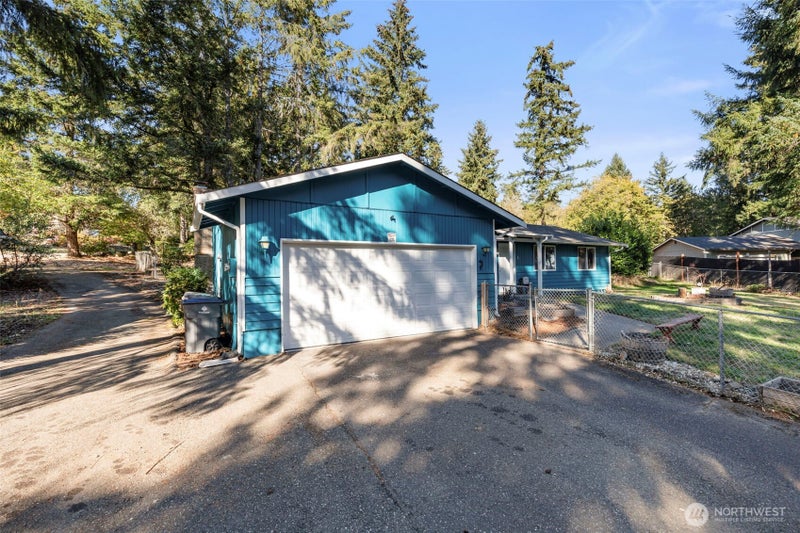 31 NE Rainbow Place S