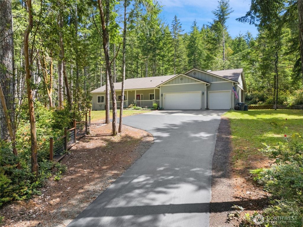 Photo of 300 E Hillside Drive, Belfair, WA 98528 (MLS # 2526013)