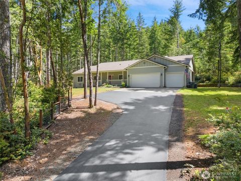 Photo of 300 E Hillside Drive, Belfair, WA 98528 (MLS # 2526013)