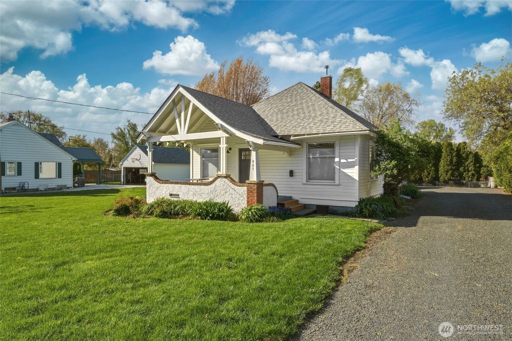 Photo of 965 E Alder Street, Walla Walla, WA 99362 (MLS # 2507425)
