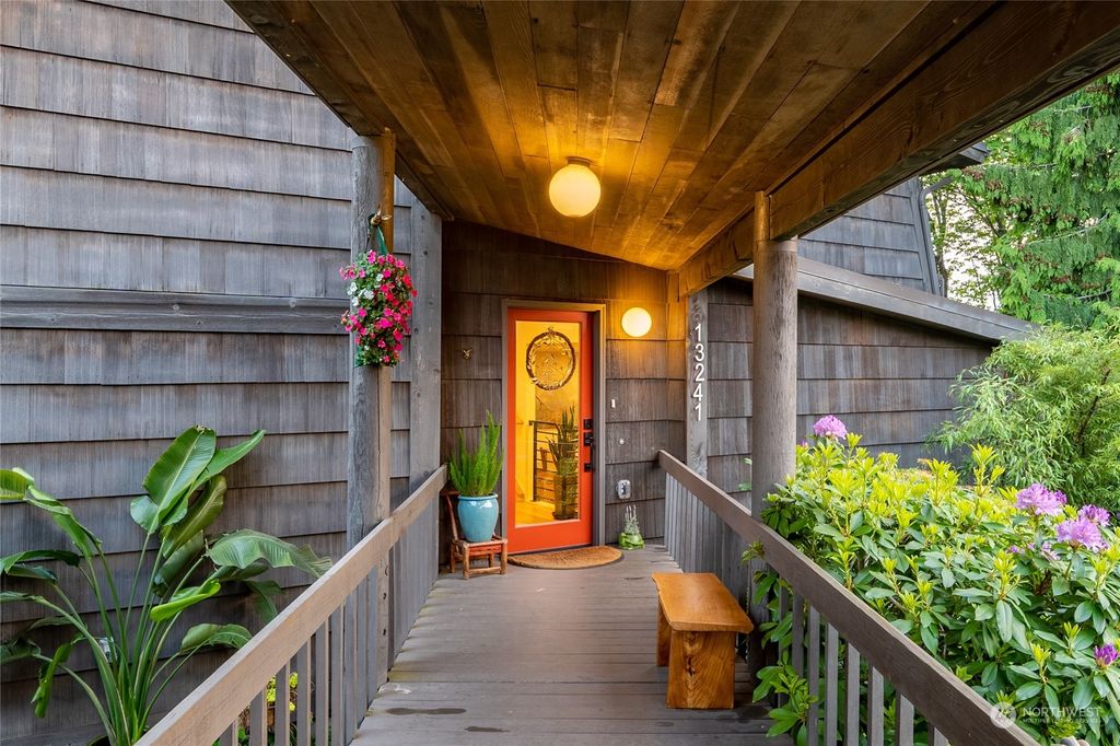 Photo of 13241 SE 43rd Street, Bellevue, WA 98006 (MLS # 2071899)