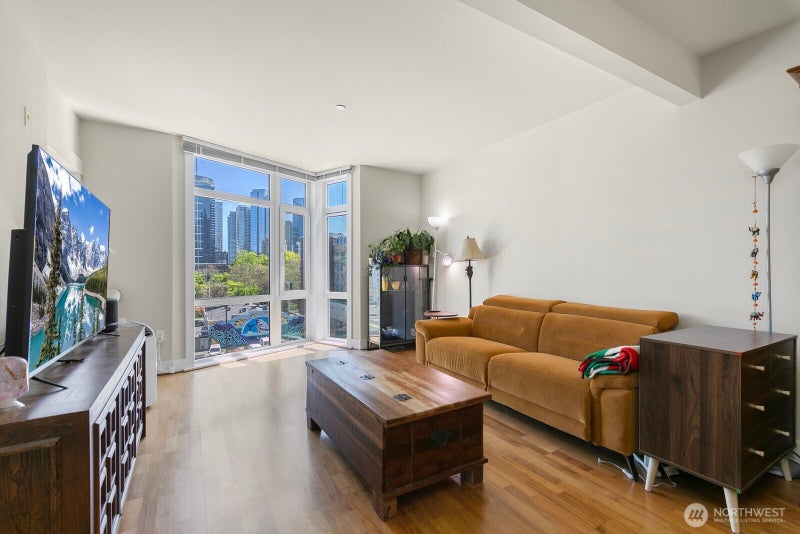 699 John Street 516