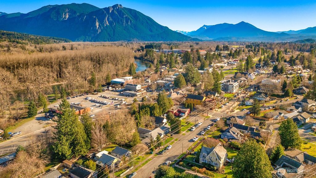 Photo of 7950 Maple Avenue SE, Snoqualmie, WA 98065 (MLS # 2469740)