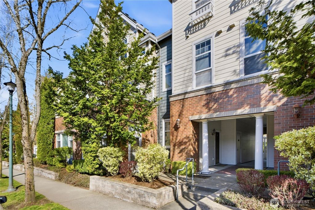 Photo of 1439 Huckleberry Cir, Issaquah, WA 98029 (MLS # 2503258)