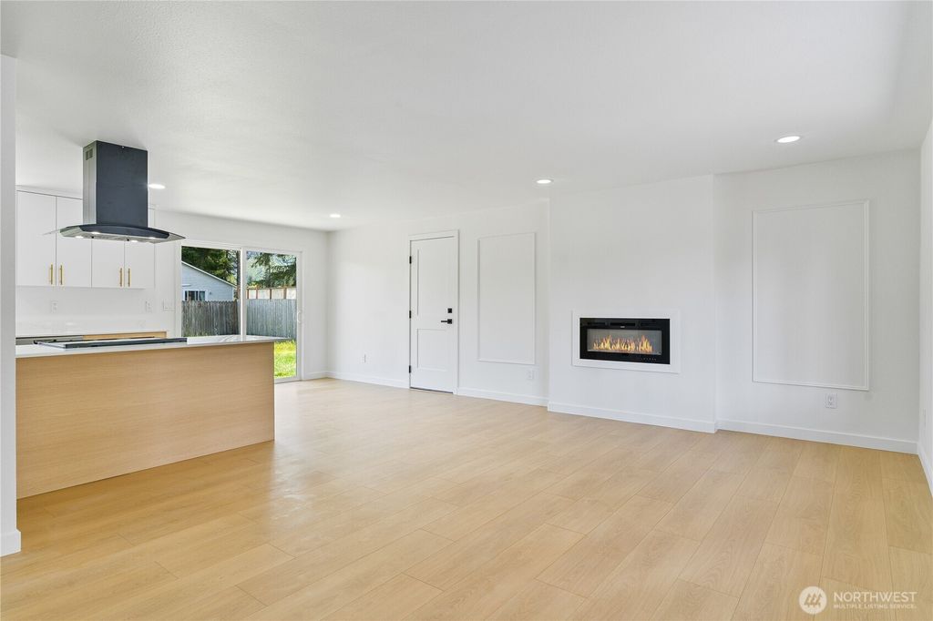 Photo of 520 Commercial Avenue, Darrington, WA 98241 (MLS # 2379977)
