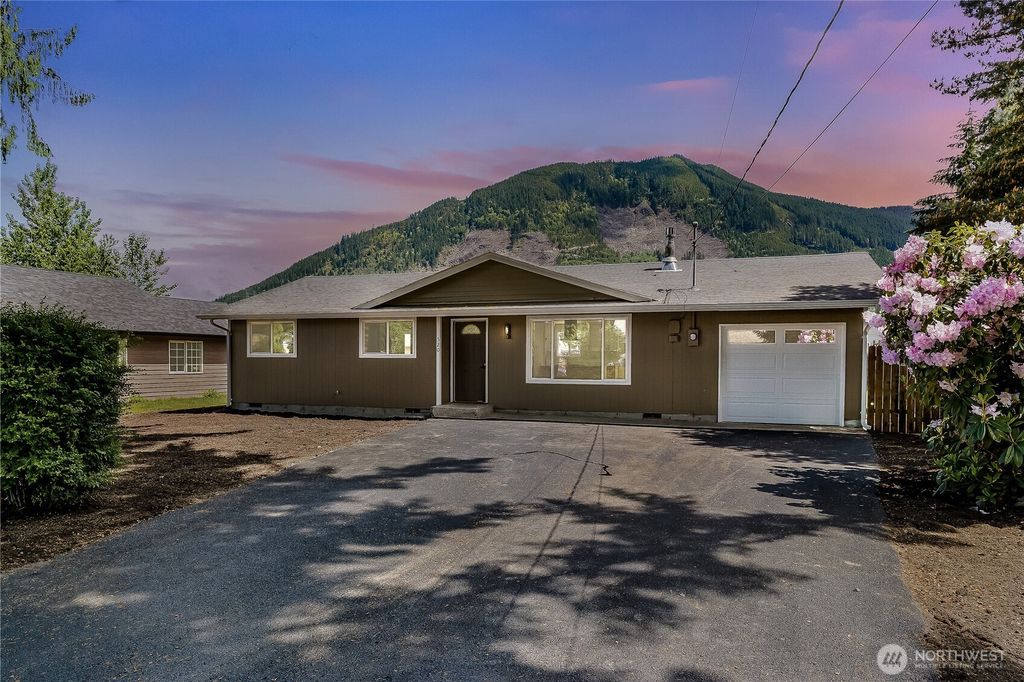 Photo of 520 Commercial Avenue, Darrington, WA 98241 (MLS # 2379977)