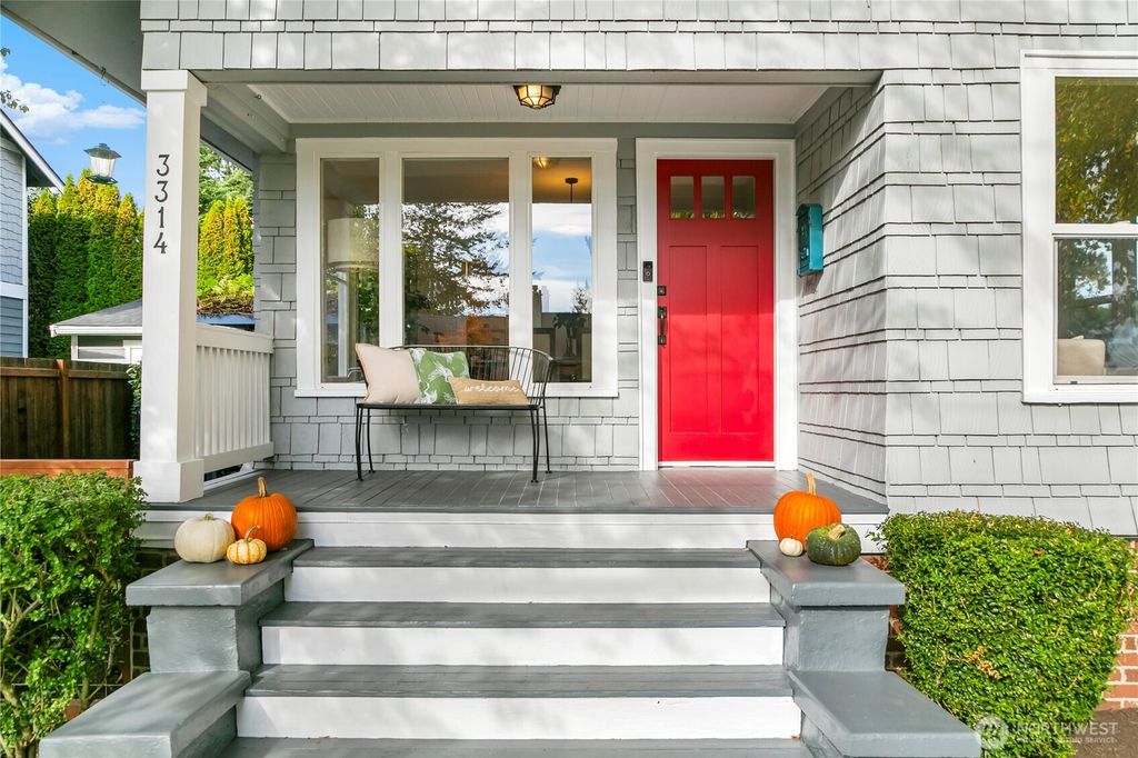 Photo of 3314 W Armour Street, Seattle, WA 98199 (MLS # 2445973)