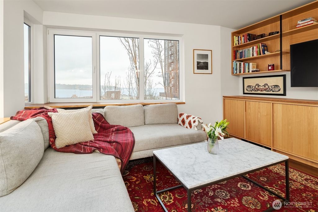 Photo of 2504 Western Avenue #422, Seattle, WA 98121 (MLS # 2484908)