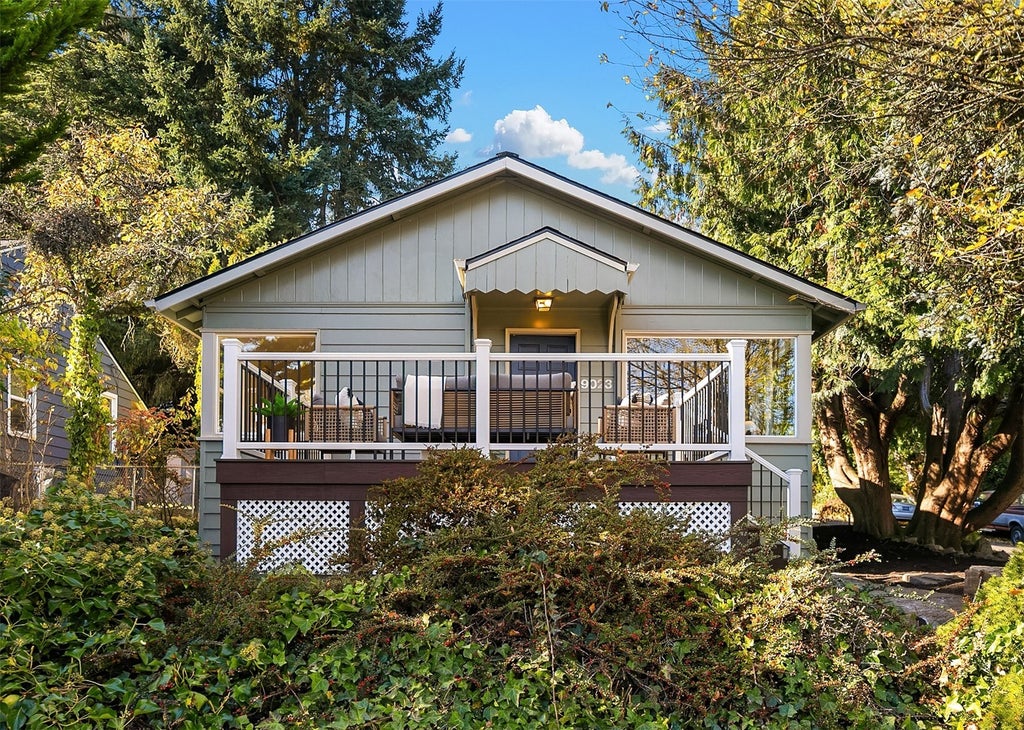 Photo of 9023 20th Avenue NE, Seattle, WA 98115 (MLS # 2596766)