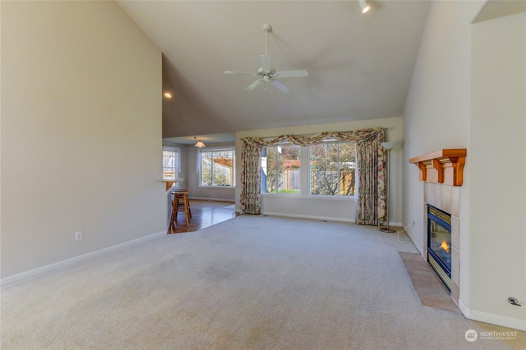 Photo of 27608 44th Place S, Auburn, WA 98001 (MLS # 2210979)