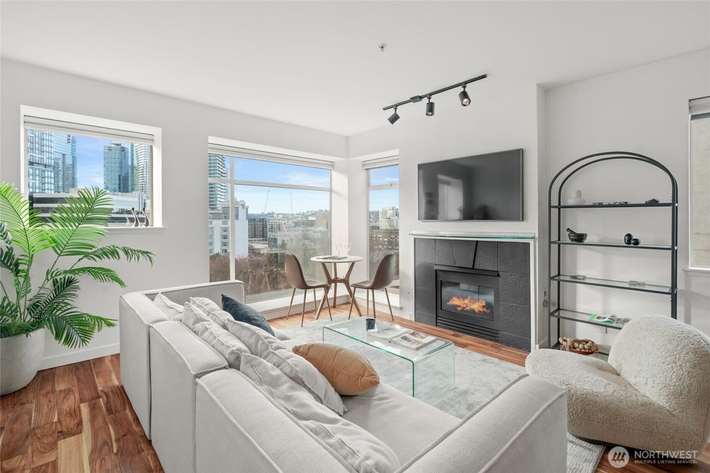 Photo of 1708 Melrose Avenue #401, Seattle, WA 98122 (MLS # 2328867)