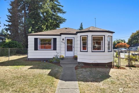 Photo of 502 E 84th St St, Tacoma, WA 98445 (MLS # 2435253)