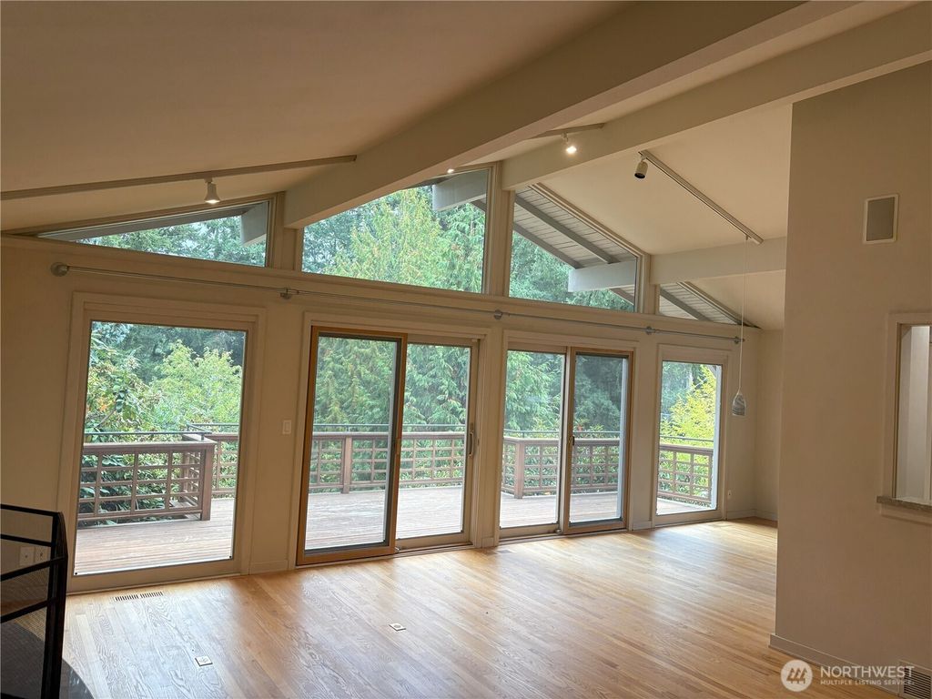 Photo of 253 129th Avenue NE, Bellevue, WA 98005 (MLS # 2443906)