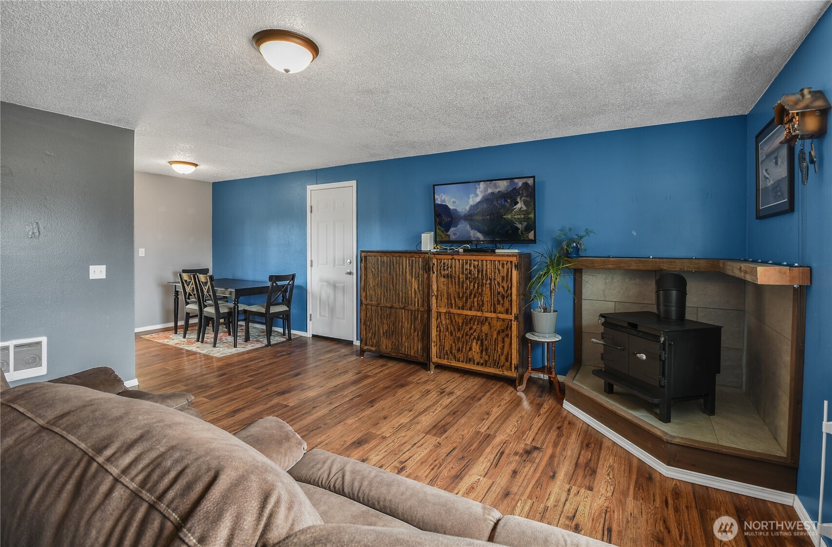 21202 414th Street