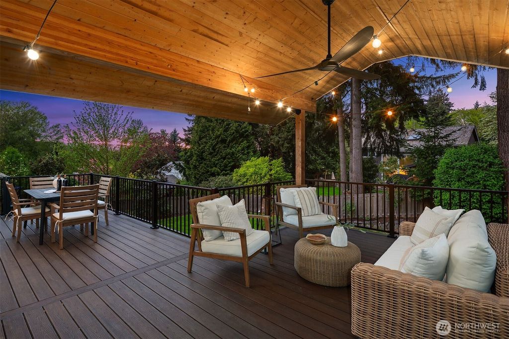 Photo of 15238 NE 3rd Place, Bellevue, WA 98007 (MLS # 2514985)