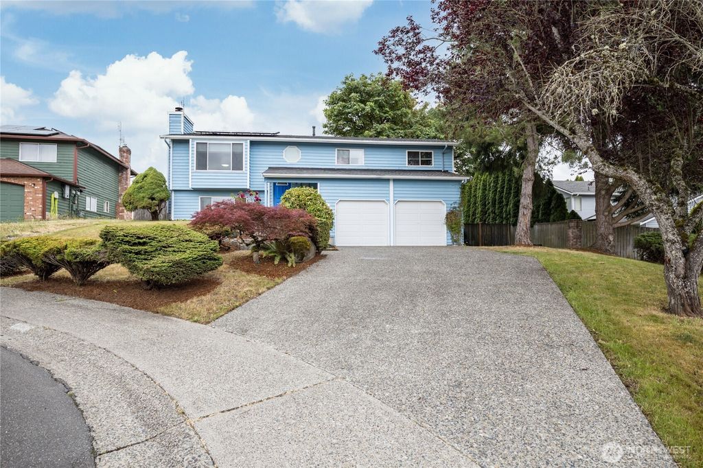 Photo of 6313 37th Place SE, Auburn, WA 98092 (MLS # 2397178)