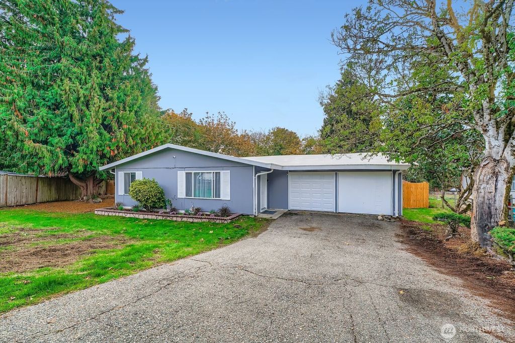 Photo of 3203 S 220th Street, SeaTac, WA 98198 (MLS # 2446933)