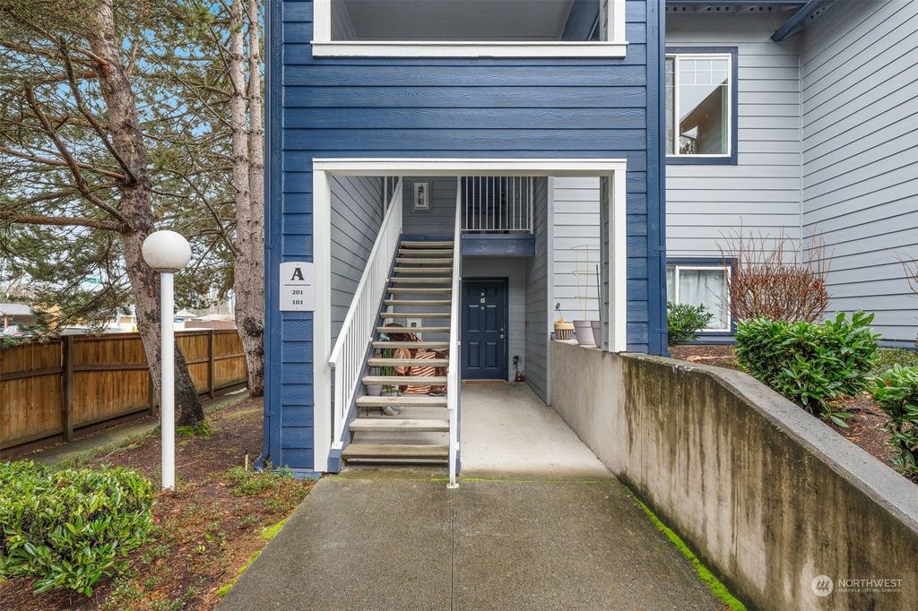 Photo of 10825 SE 200th Street #A201, Kent, WA 98031 (MLS # 2246694)