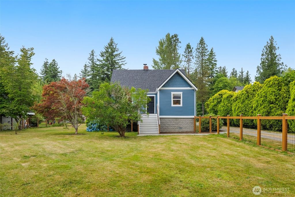 Photo of 38070 SE Northern Street, Snoqualmie, WA 98065 (MLS # 2406257)