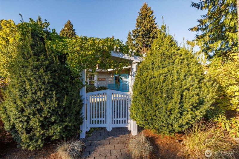 10648 NE 47th Place