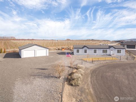 Photo of 191 Davidson Place SW, Mattawa, WA 99349 (MLS # 2471348)